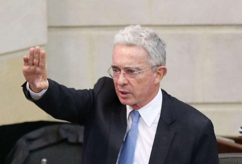 Expresidente Uribe propone preguntas para consulta popular