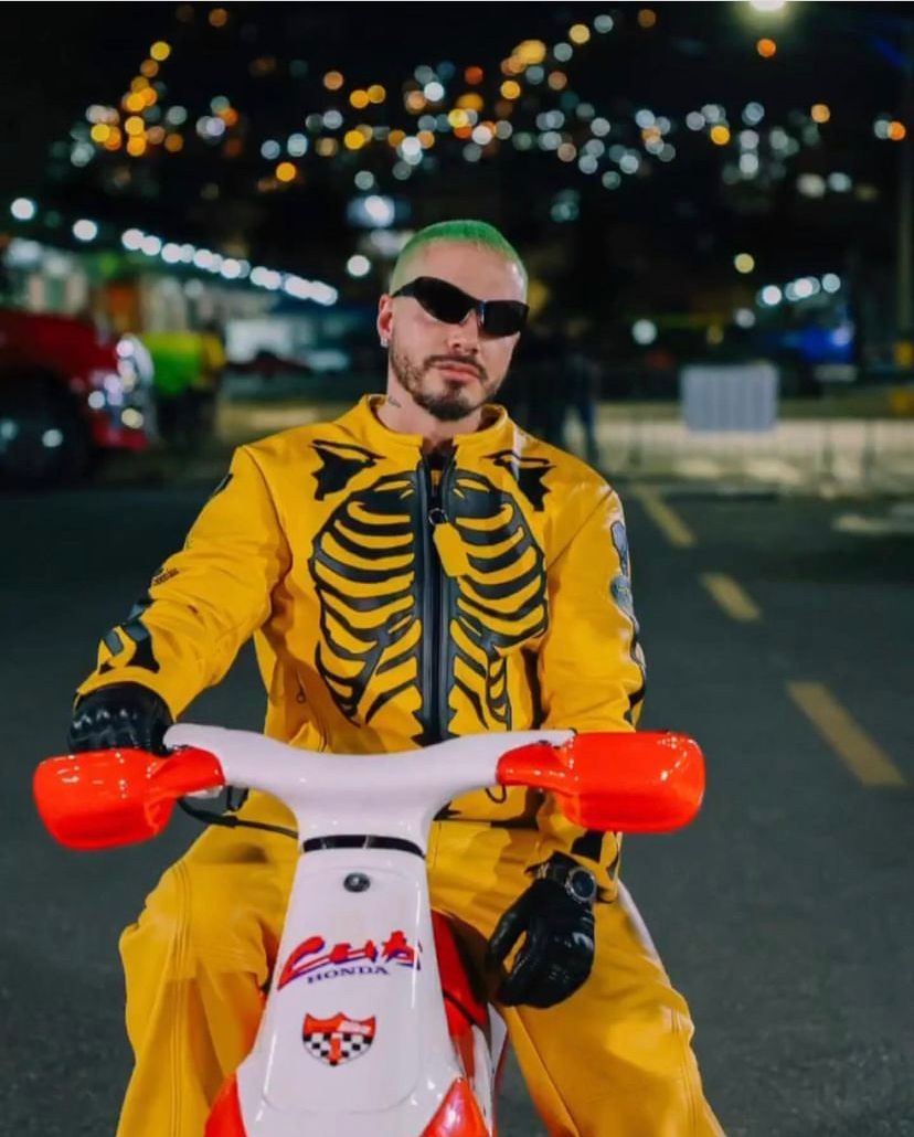  J Balvin graba video en Medellín