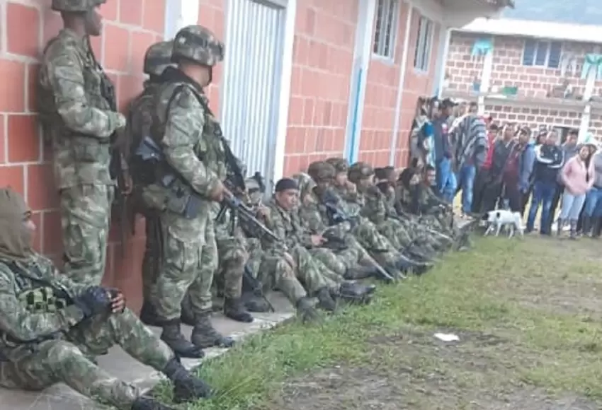 16 militares secuestrados en Toribío