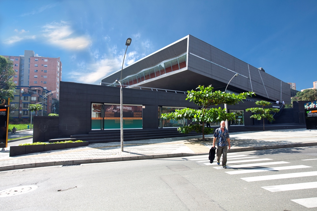 La Biblioteca Débora Arango: Un Espacio Renovado para la Lectura y el Conocimiento en Envigado