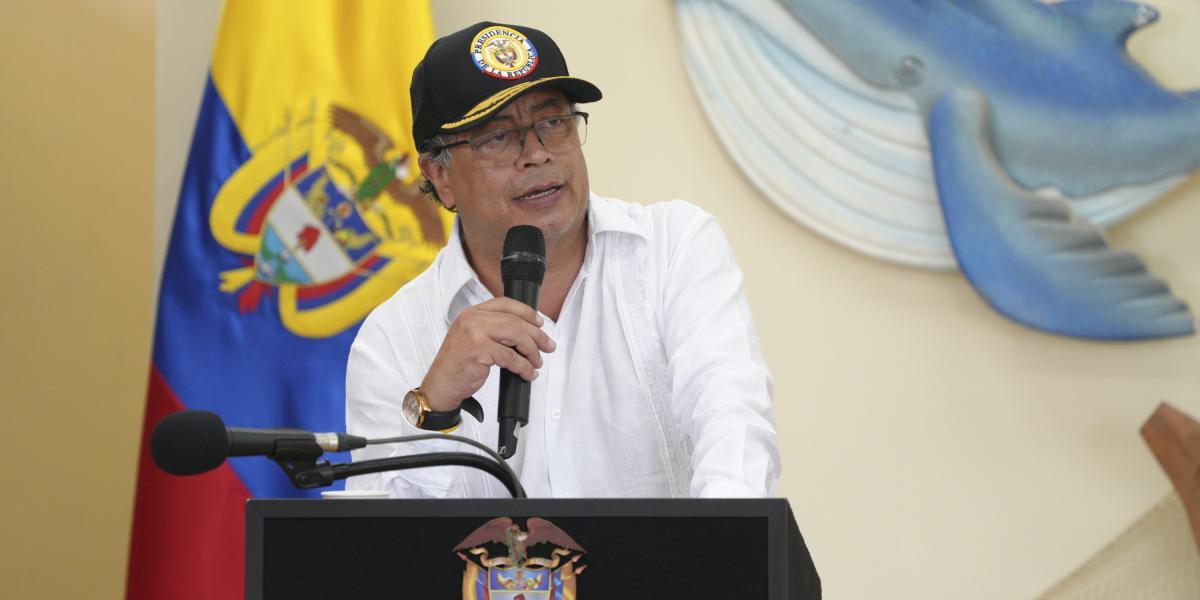 Gustavo Petro llama “muñecas de la mafia” a las mujeres periodistas de Colombia