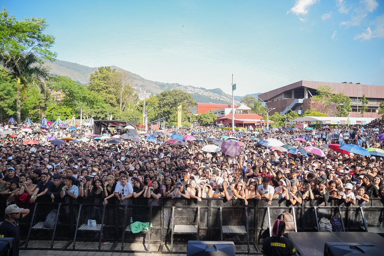 Más de 30,000 asistentes disfrutaron la primera jornada del Festival MedaYoung 2024