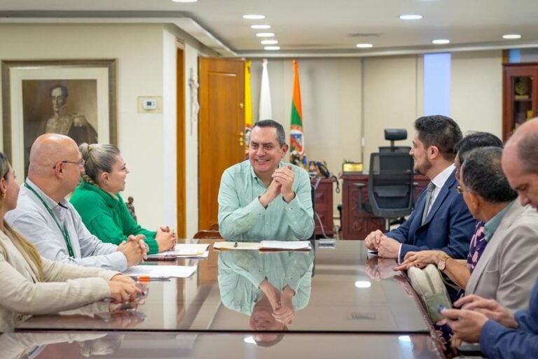 Envigado, primera ciudad de Colombia en firmar la Declaración de Venecia para poner a la familia en el centro de sus políticas públicas