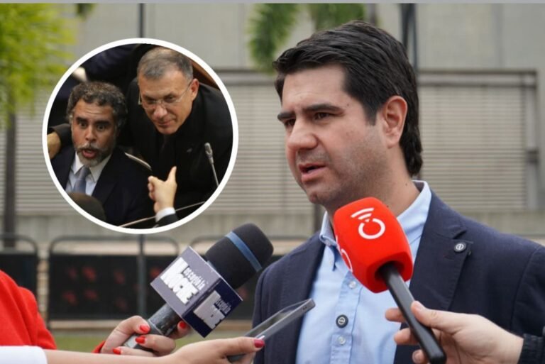 Simón Molina radica denuncias penales en la Fiscalía contra Roy Barreras y Armando Benedetti