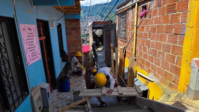 Más de 1.200 habitantes rurales de Medellín mejoran acceso a agua y saneamiento