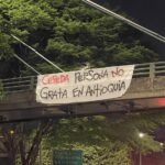 Mensajes contra Iván Cepeda aparecen en puentes de Medellín