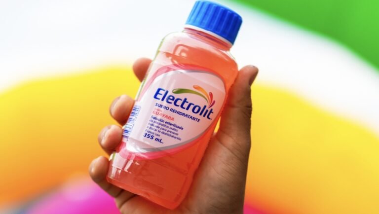 Invima alerta por falsificación de lotes de Electrolit de 625 ml y pide suspender su consumo