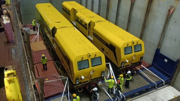 Llegó por Puerto Antioquia desde Italia la reperfiladora de rieles para el Metro