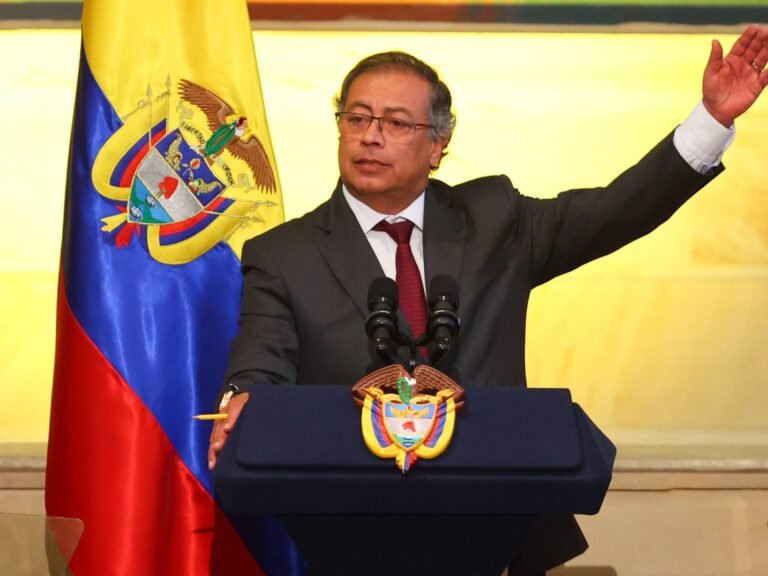 Ministros deberán pedir autorización a Petro antes de dar declaraciones