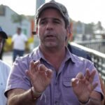 Álex Char arremete contra la “paz total” y denuncia extorsión en barrios de Barranquilla