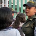Medellín interviene 30 colegios para frenar riñas y violencia juvenil.