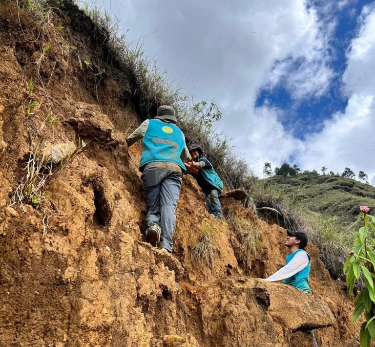 Área Metropolitana impulsa estudio clave para prevenir deslizamientos en la ladera oriental del Valle de Aburrá
