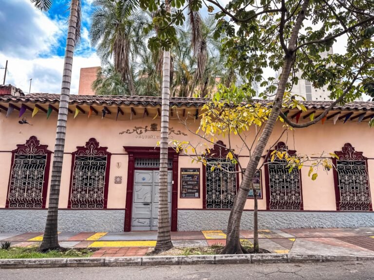Nuevo recorrido cultural invita a redescubrir el Centro de Medellín