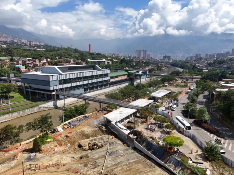 Recreo Cultural de Primavera Norte supera el 50 % de avance de obra en Medellín