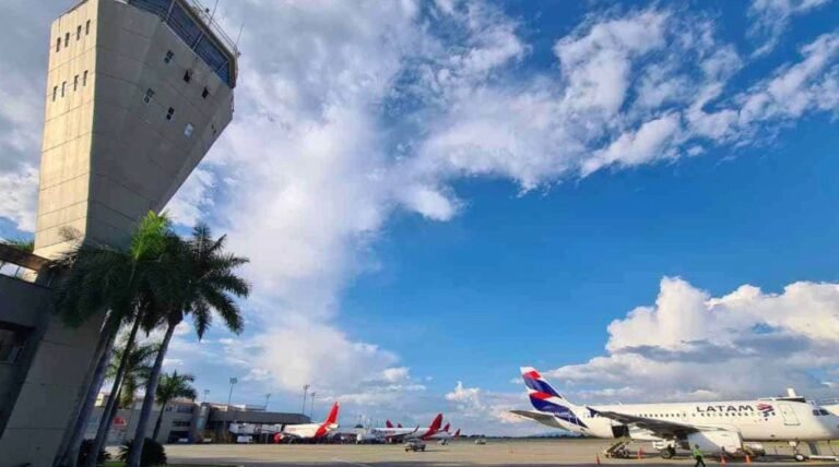 Alcalde de Cali pide decisiones urgentes por futuro del aeropuerto