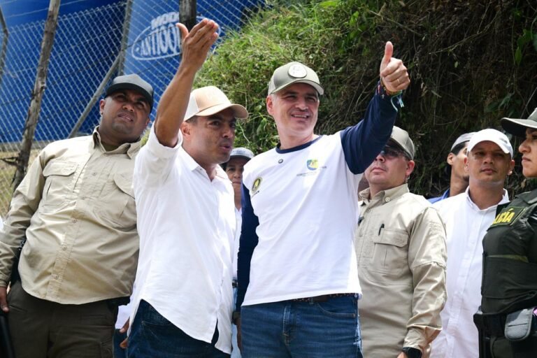 Gobernador Andrés Julián entregó nuevo acueducto que beneficiará a 2 mil habitantes de San Jerónimo