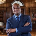 Luis Gilberto Murillo se retira de la contienda presidencial y anuncia respaldo a Iván Cepeda