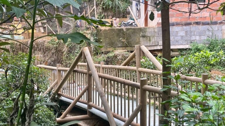Medellín conecta barrios históricamente aislados con 54 nuevos puentes peatonales
