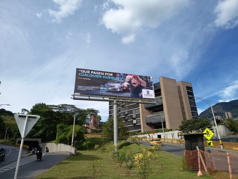 “Son dos minuticos”: Medellín lanza a Nestorbo para combatir el mal parqueo