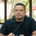 ¡Qué alcalde tan pinchao! el Concejo le aprobó un mes para ir a “estudiar” el Mundial