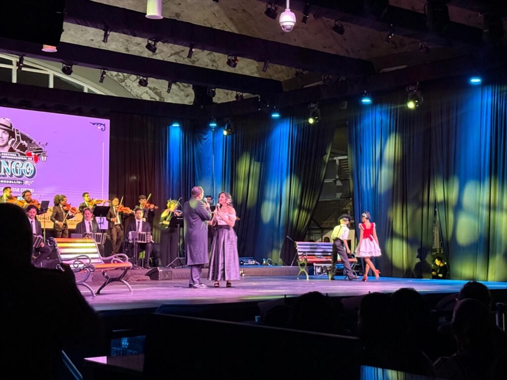 El aeropuerto Olaya Herrera se convierte en pista de tango con la tradicional Noche de Milonga