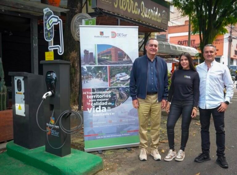 Envigado inaugura la primera red pública de carga eléctrica y acelera la movilidad sostenible