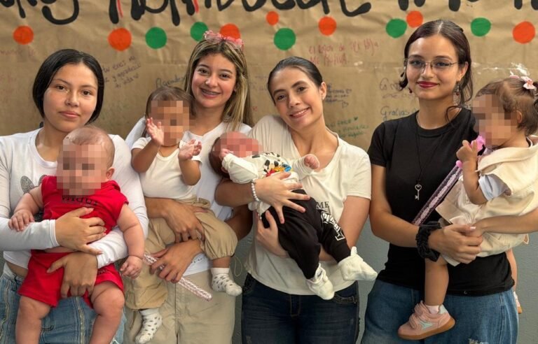 Medellín abre convocatoria para madres adolescentes con apoyo educativo, económico y psicosocial