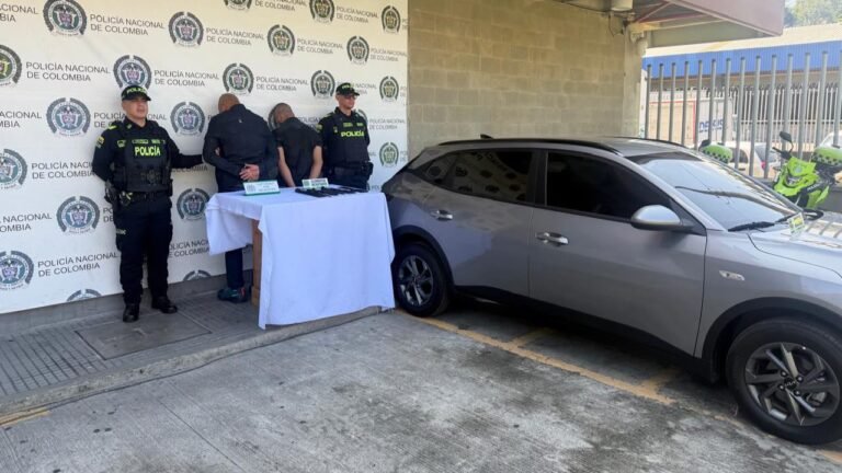 Víctima se lanzó de un carro en movimiento y frustró secuestro en El Poblado: capturados padre e hijo