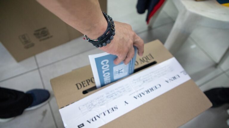 Iniciaron las votaciones de colombianos en el exterior para la segunda vuelta presidencial