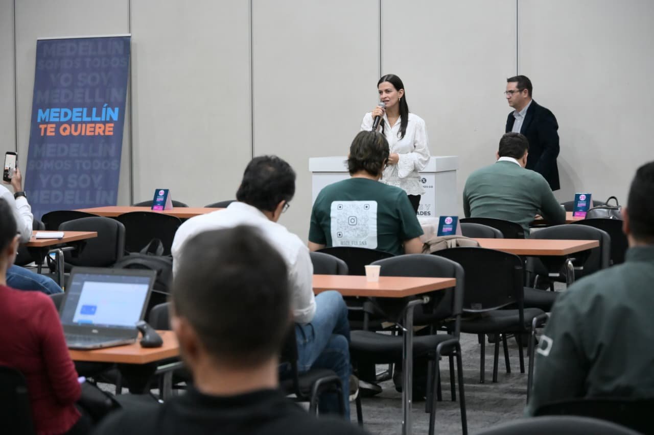 Más de 200 emprendedores hicieron negocios y conexiones en la primera Rueda Enlace 2026