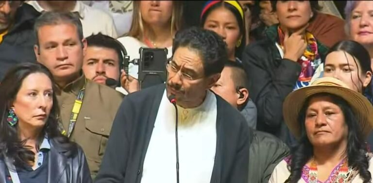 Derrotado en las urnas, Cepeda anuncia ofensiva electoral con impugnaciones en 33.000 mesas